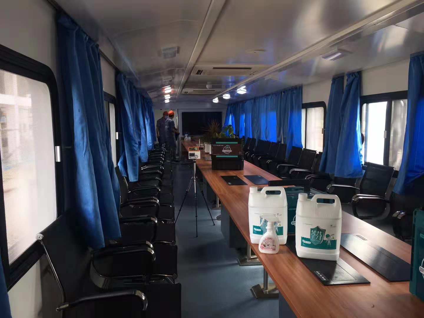 會(huì)議室窗簾全方位噴涂施工 會(huì)議室窗簾全方位噴涂施工