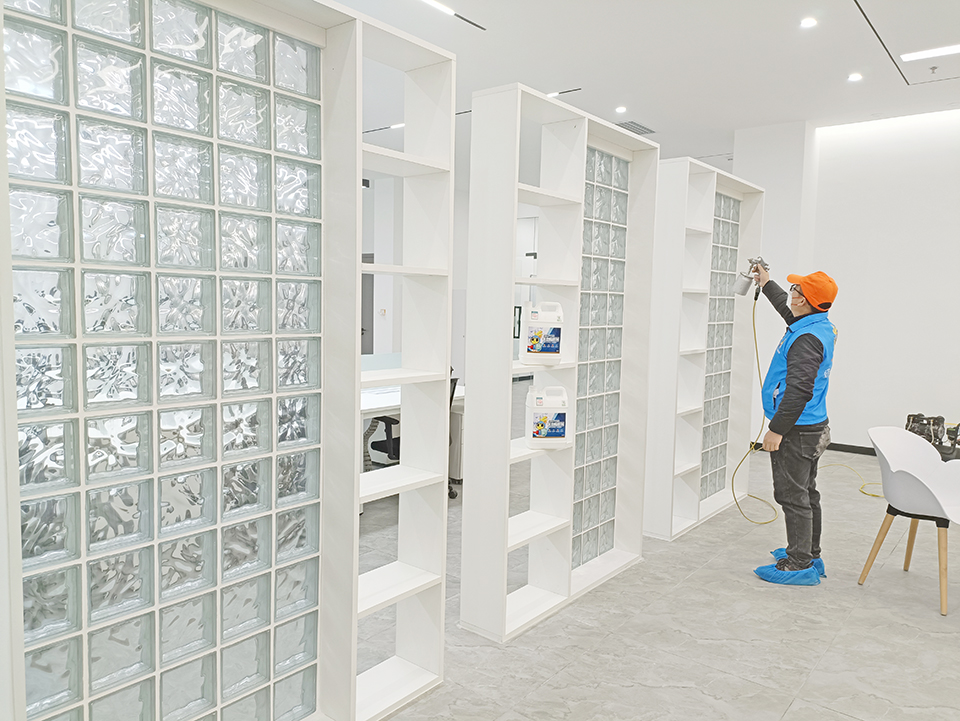 公司展示柜區(qū)域噴槍施工治理 公司展示柜區(qū)域噴槍施工治理